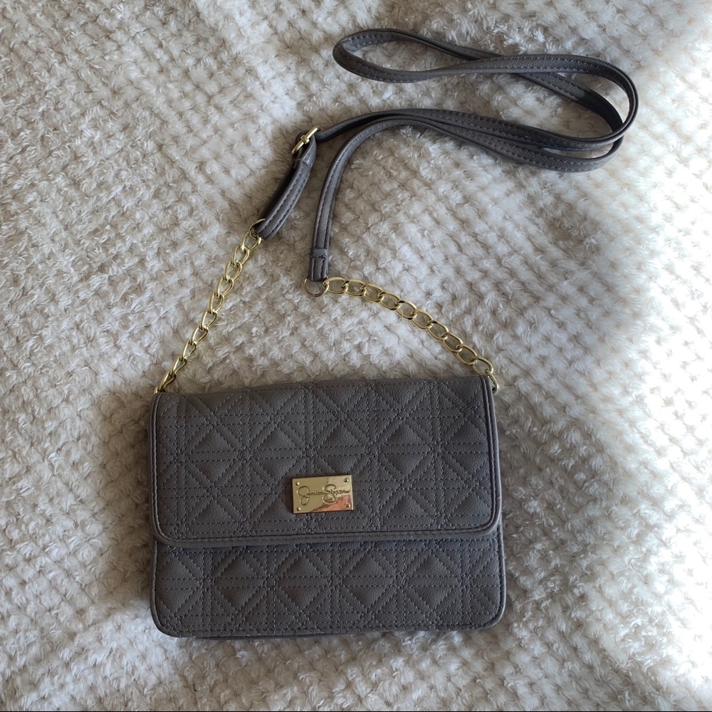 JESSICA SIMPSON SMALL GREY/ GOLD DETAIL CROSSBODY